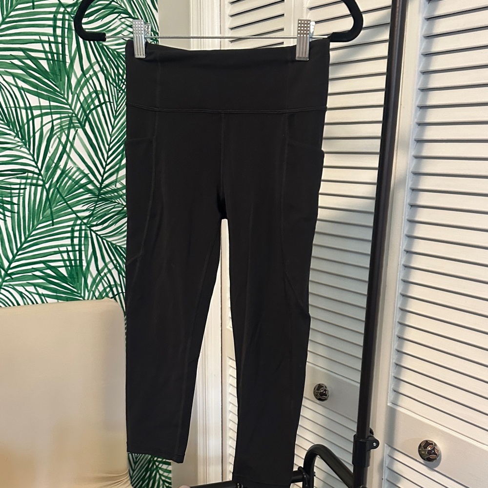 Athleta Girl Black Capri Leggings